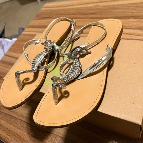 3/$20 🎉 BAMBOO - Adorable seahorse silver tone sandals, 7.5 - Picture 2 of 6
